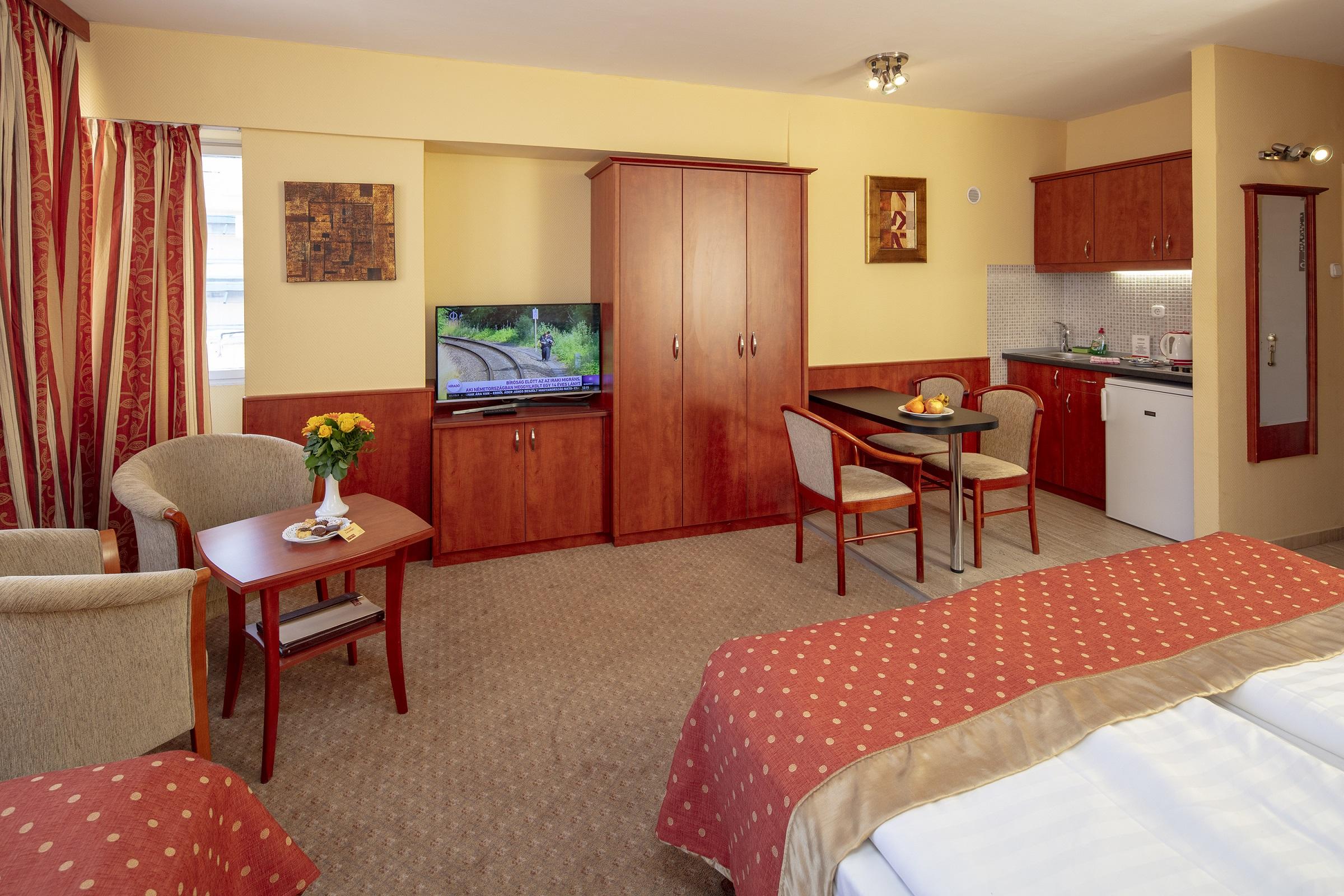 Hotel Charles Budapest Bagian luar foto