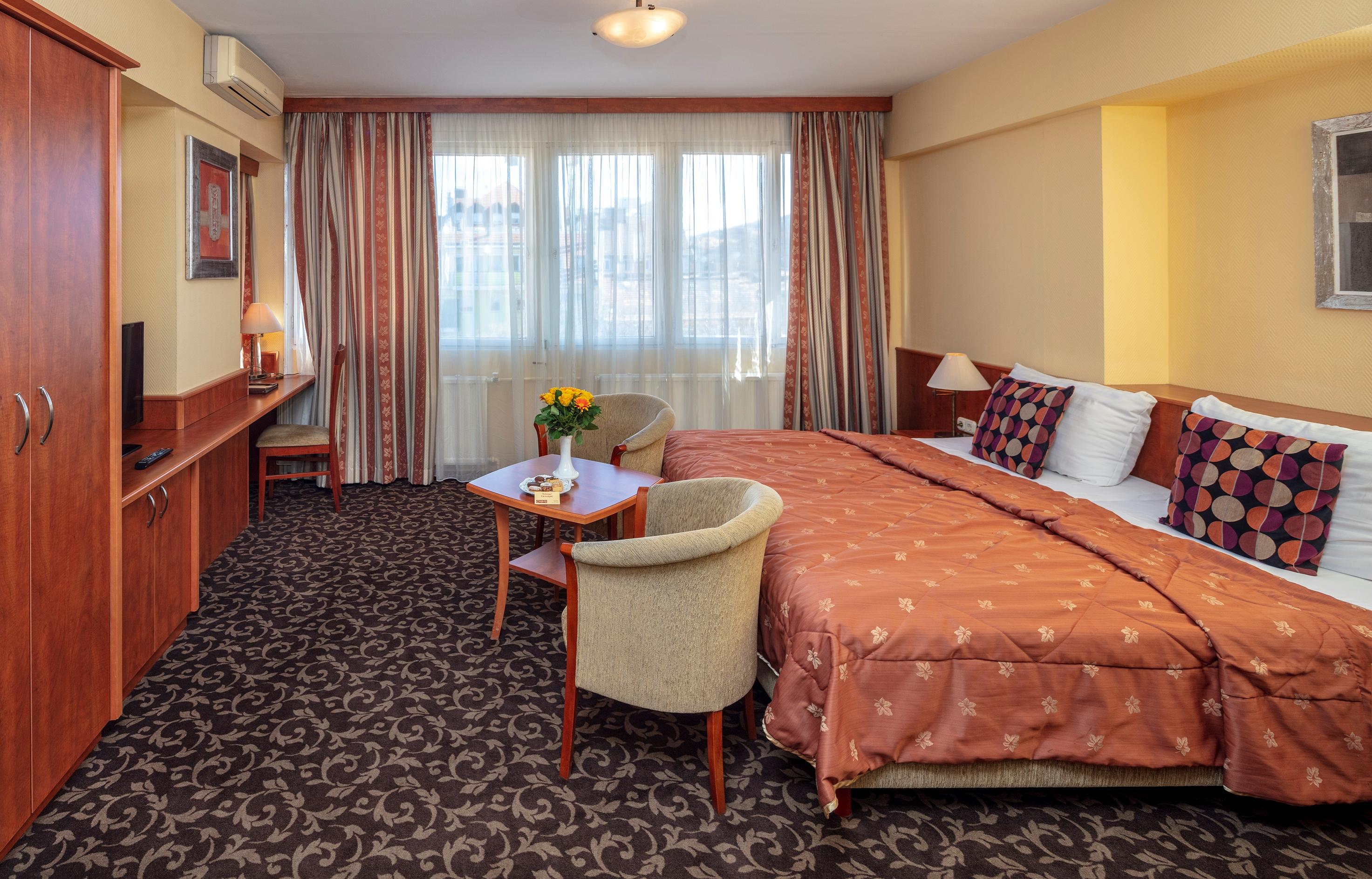 Hotel Charles Budapest Bagian luar foto