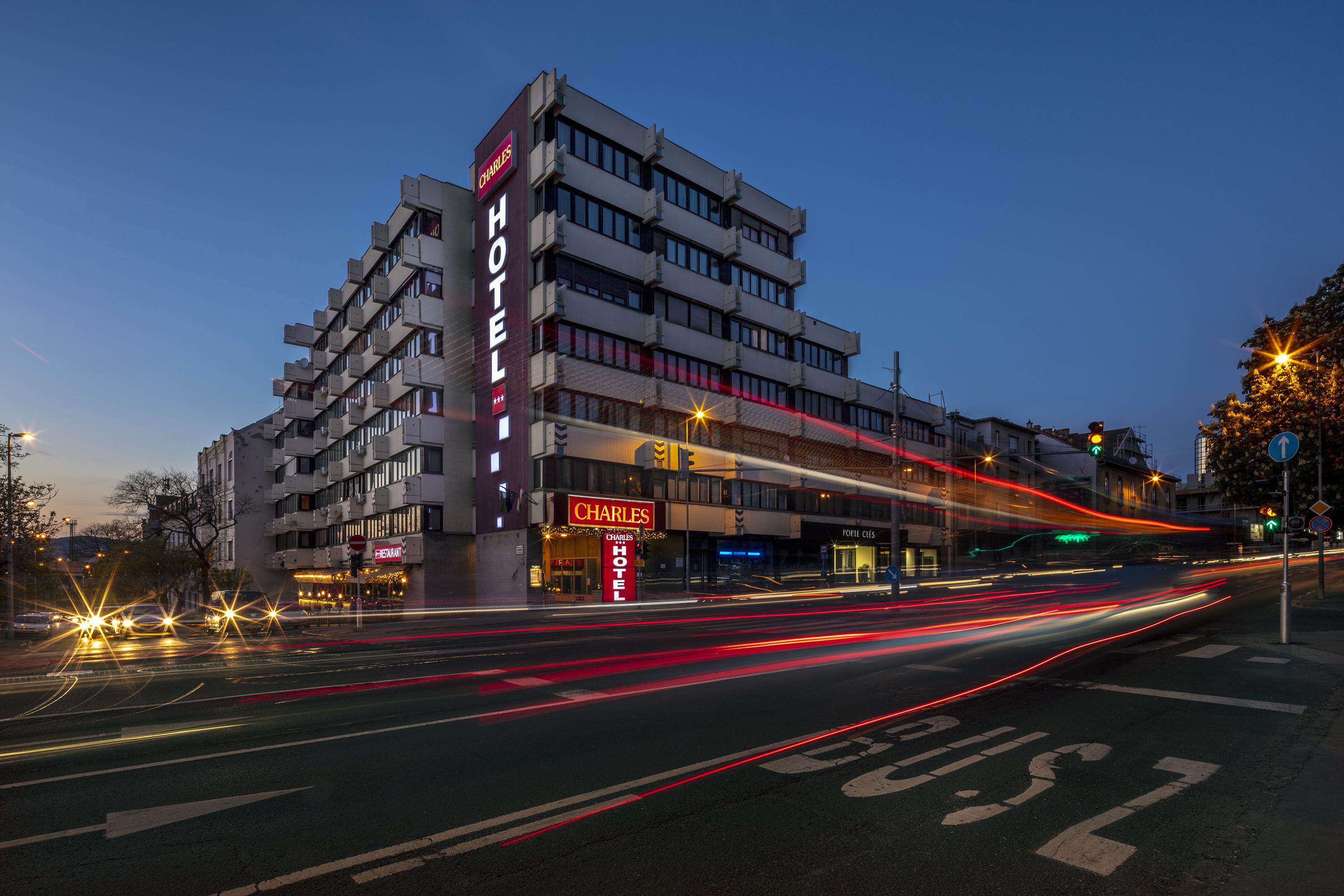Hotel Charles Budapest Bagian luar foto
