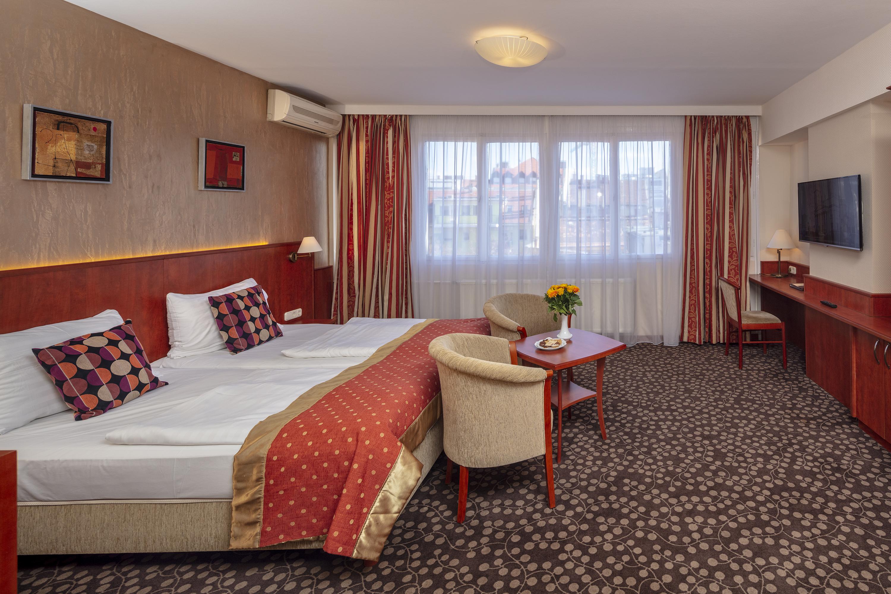 Hotel Charles Budapest Bagian luar foto