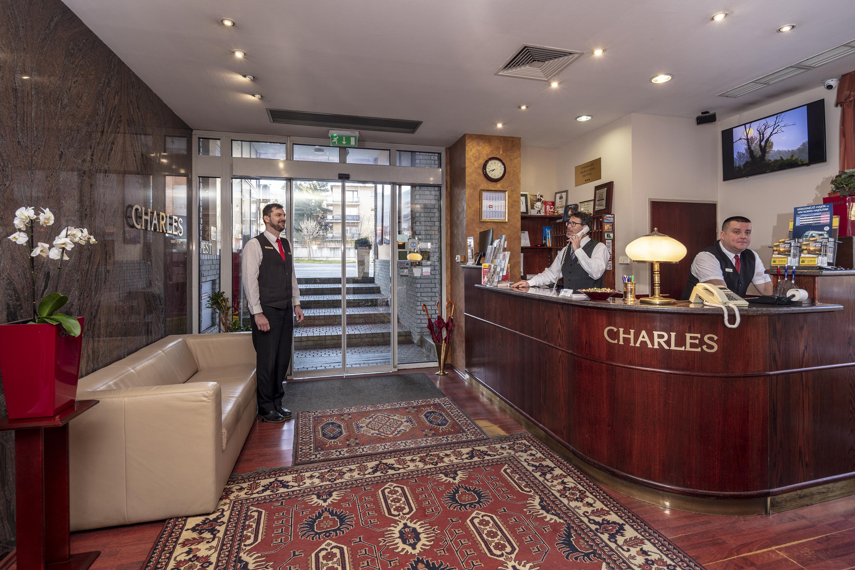 Hotel Charles Budapest Bagian luar foto