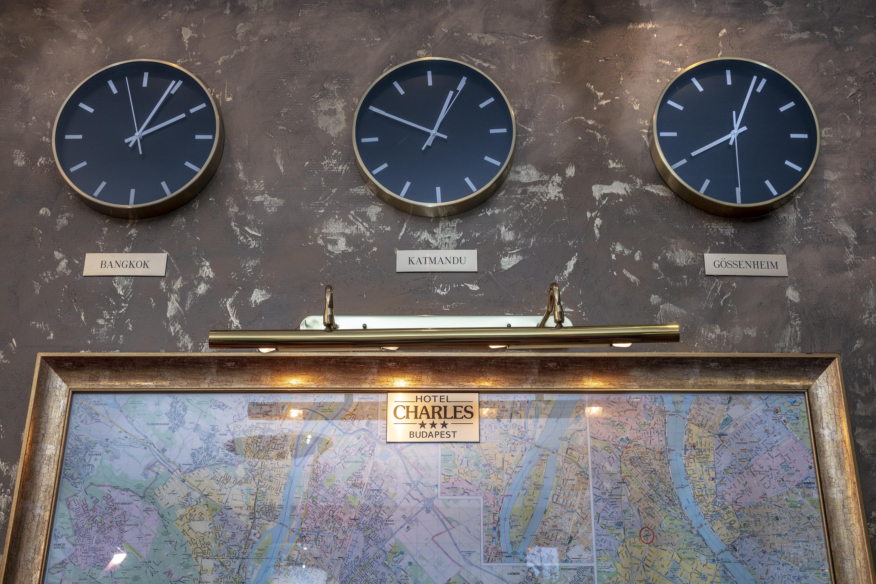 Hotel Charles Budapest Bagian luar foto